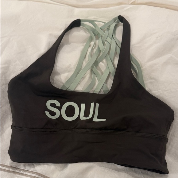 lululemon athletica Other - Women's Army Green SoulCycle Lululemon Bra size 8